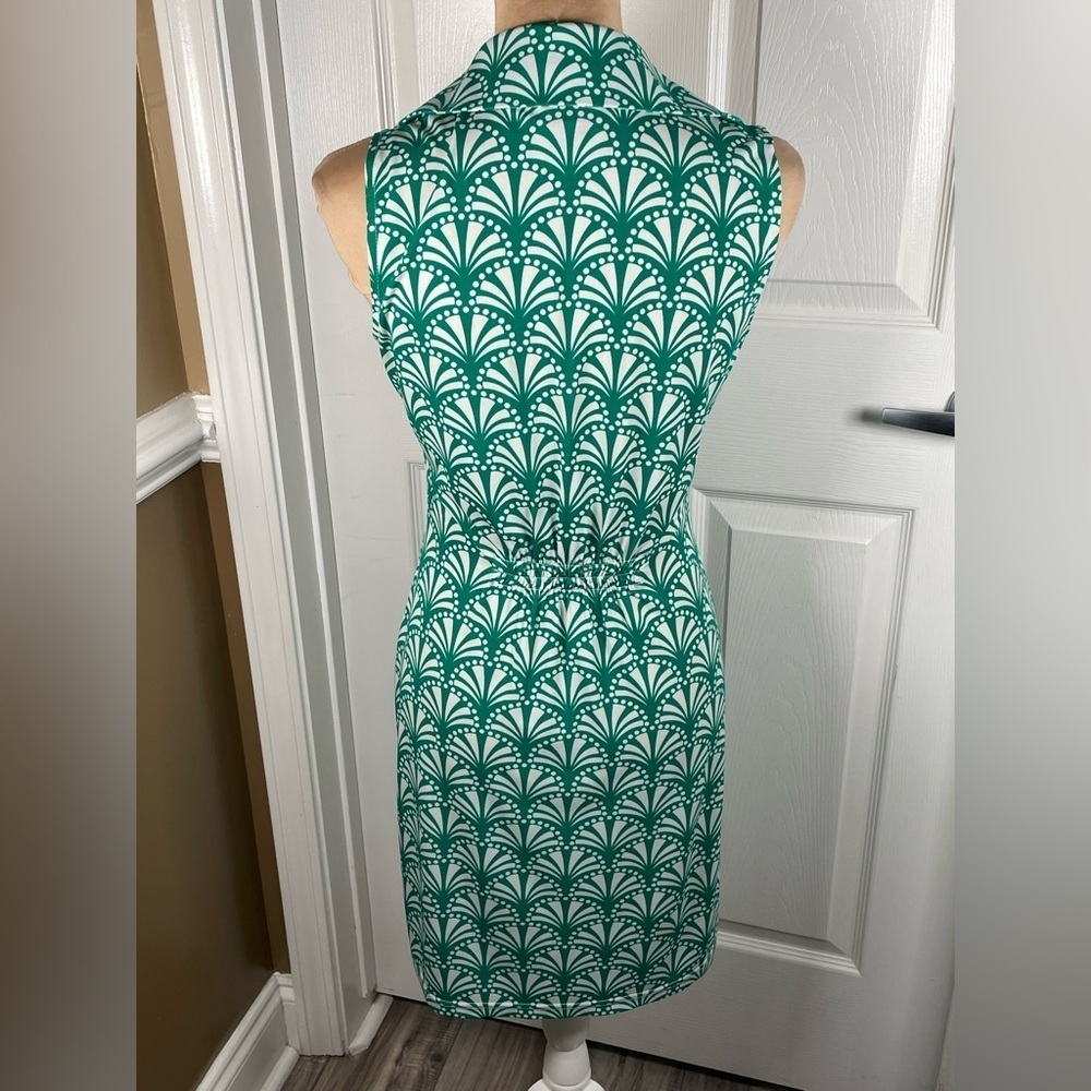TRACY NEGOSHIAN Green Geometric V-Neckline Dress Small - Picture 6 of 9